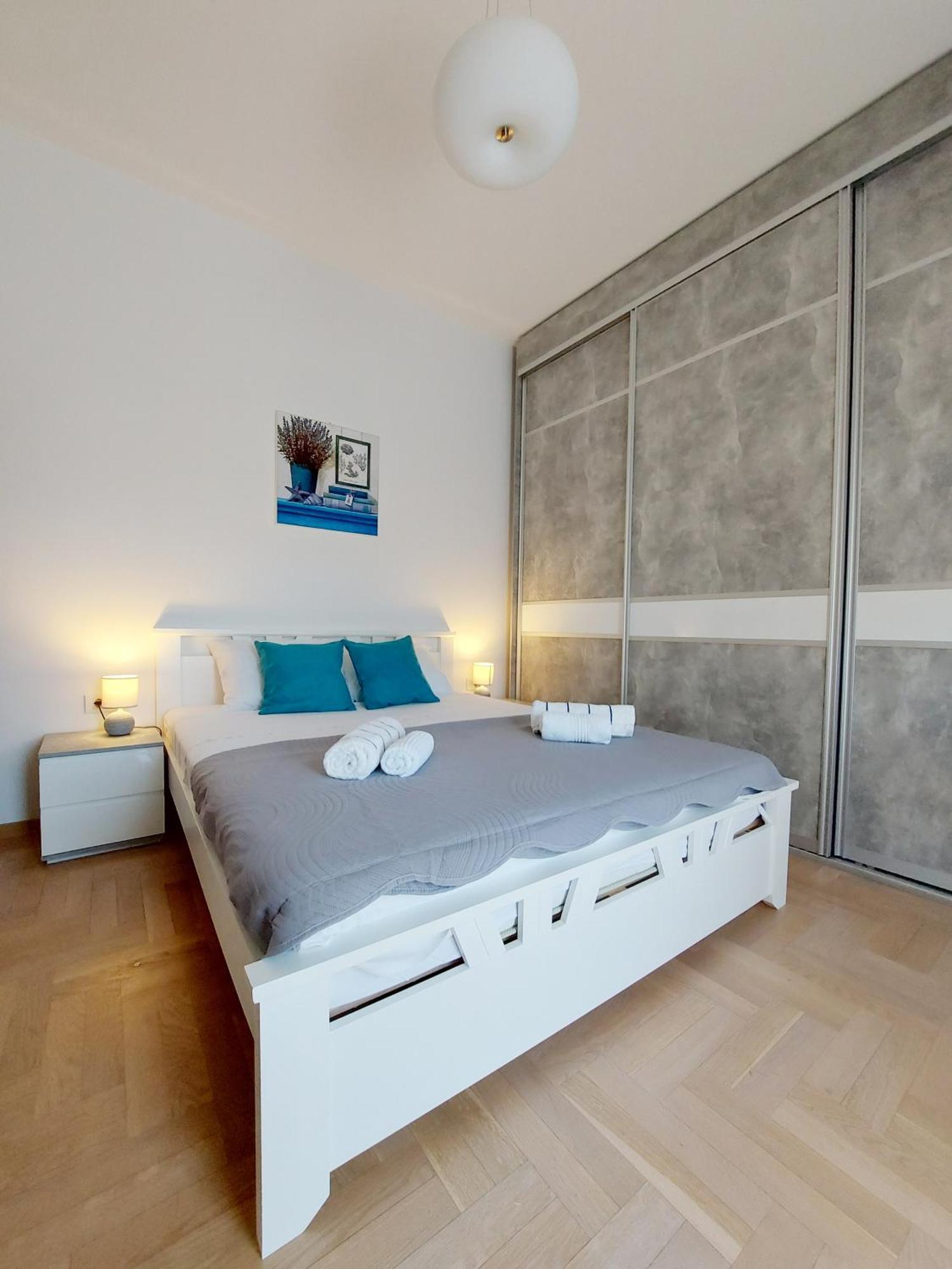 The Circle Apartment Скопье Экстерьер фото
