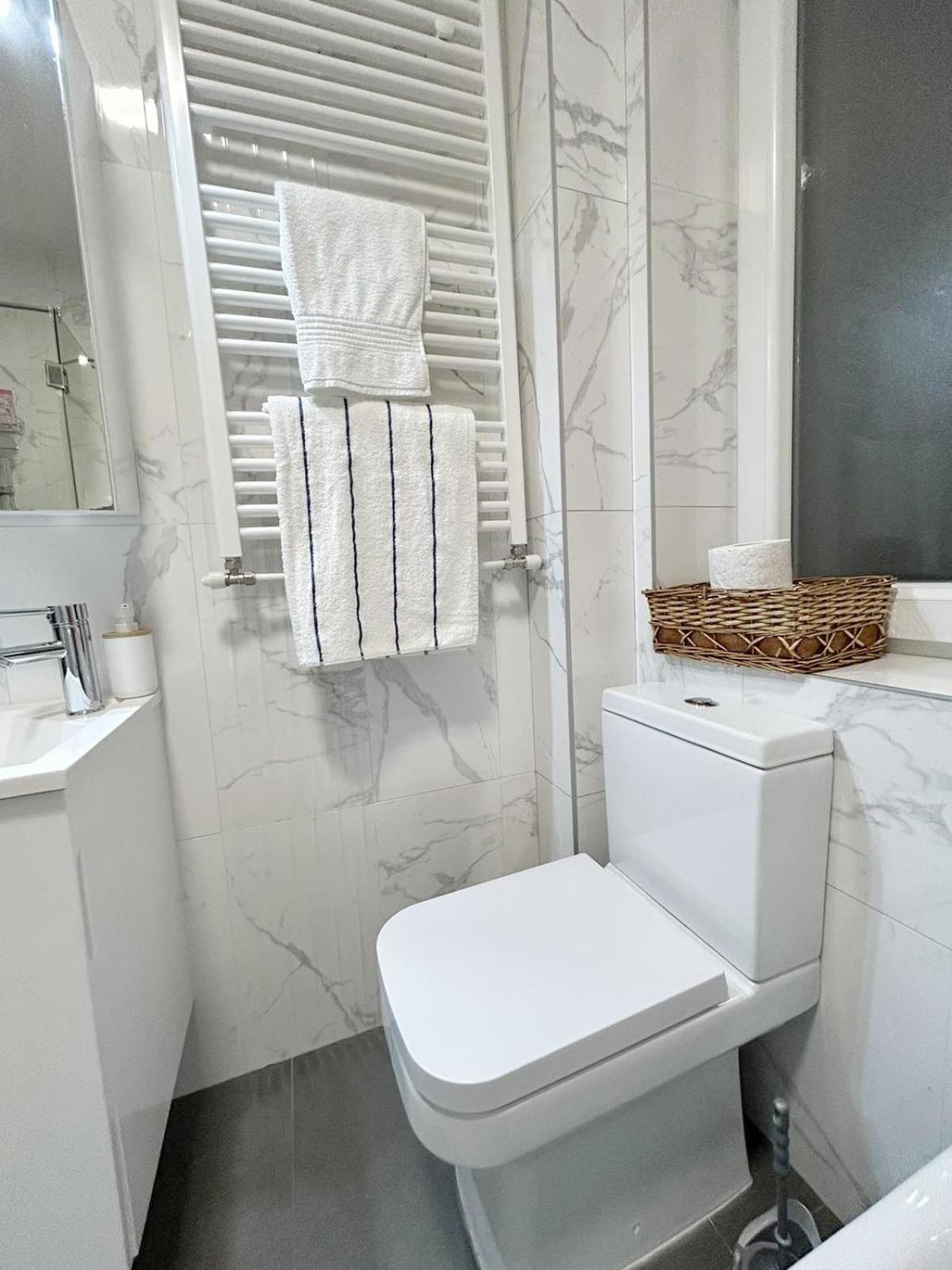 The Circle Apartment Скопье Экстерьер фото